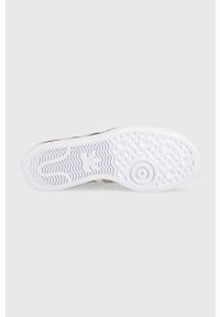 adidas Originals trampki Disney Nizza GZ1657 damskie kolor brązowy GZ1657-WHT/LGBR. Nosek buta: okrągły. Zapięcie: sznurówki. Kolor: brązowy. Materiał: materiał, guma. Wzór: motyw z bajki. Obcas: na platformie #3