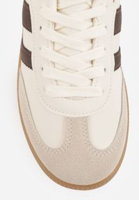 Born2be - Beżowo-Brązowe Płaskie Sneakersy Ozdobione Paskami Glaria. Okazja: na co dzień. Zapięcie: pasek. Kolor: beżowy. Materiał: jeans. Wzór: aplikacja #6