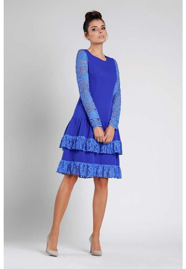 Nommo - Kobaltowa Wizytowa Sukienka z Obniżonym Stanem z Koronką. Kolor: niebieski. Materiał: koronka. Wzór: koronka. Styl: wizytowy