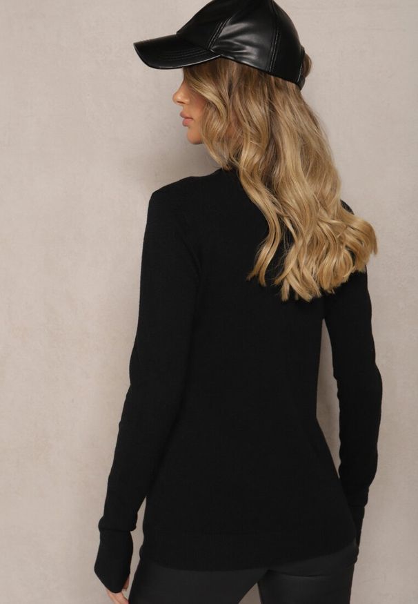 Renee - Czarny Półgolf o Klasycznym Fasonie z Kaszmirem i Wiskozą Zailana. Okazja: do pracy, na spotkanie biznesowe, na randkę. Kolor: czarny. Materiał: wiskoza, kaszmir. Długość rękawa: długi rękaw. Długość: długie. Wzór: aplikacja. Styl: klasyczny