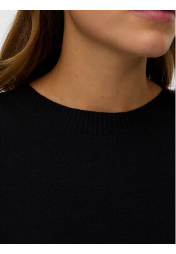 Vero Moda Sweter Gold Art 10332206 Czarny Regular Fit. Kolor: czarny. Materiał: wiskoza, syntetyk