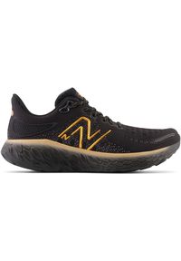 Buty damskie New Balance Fresh Foam 1080 v12 W108012V – czarna. Okazja: na co dzień. Kolor: czarny. Materiał: skóra, guma, syntetyk, materiał. Szerokość cholewki: normalna. Sport: fitness, bieganie