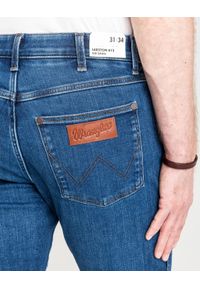 Wrangler - MESKIE SPODNIE WRANGLER LARSTON DANDELION SUMMER 112362458. Sezon: lato, wiosna. Styl: klasyczny #3