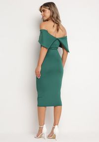 Born2be - Zielona Klasyczna Dopasowana Sukienka z Wywiniętym Dekoltem Luvlia. Okazja: na randkę, na spacer. Kolor: zielony. Materiał: tkanina. Wzór: gładki. Typ sukienki: proste. Styl: klasyczny #6