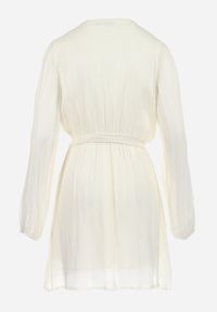 Born2be - Biała Rozkloszowana Sukienka Mini z Gumką w Pasie Gaiame. Kolor: biały. Materiał: materiał. Długość: mini #4