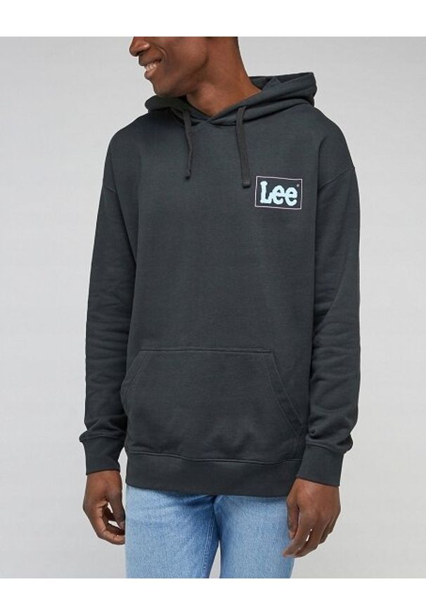 Lee - LEE LOOSE LOGO HOODIE MĘSKA BLUZA Z KAPTUREM LOGO WASHED BLACK LL17FTON. Typ kołnierza: kaptur