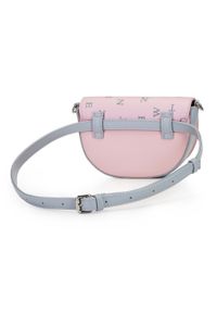 Wittchen - Damska listonoszka saddle bag w litery. Kolor: różowy. Wzór: nadruk, paski, gładki. Materiał: skórzane. Styl: elegancki, klasyczny. Rodzaj torebki: na ramię #7