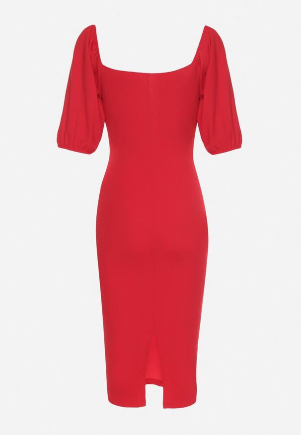 Born2be - Czerwona Sukienka Dopasowana z Paskiem i Klamrą w Talii oraz Bufiastymi Rękawami Lurdia. Okazja: na wesele, na ślub cywilny. Kolor: czerwony. Wzór: aplikacja. Styl: elegancki