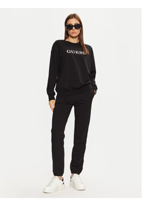 Guess Bluza O5RQ03 KCO31 Czarny Regular Fit. Kolor: czarny. Materiał: bawełna