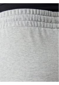 GAP - Gap Spodnie dresowe 889527-01 Szary Relaxed Fit. Kolor: szary. Materiał: bawełna #4