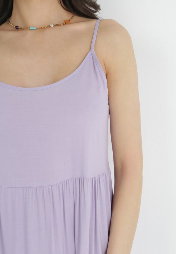 Born2be - Fioletowa Sukienka z Wiskozy na Ramiączkach z Falbanką Graesa. Kolor: fioletowy. Materiał: wiskoza. Długość rękawa: na ramiączkach. Styl: wakacyjny