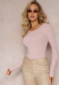 Renee - Ciemnoróżowa Bluzka z Elastycznej Bawełny o Dopasowanym Kroju Evas. Okazja: na co dzień. Kolor: różowy. Materiał: bawełna. Styl: casual, elegancki
