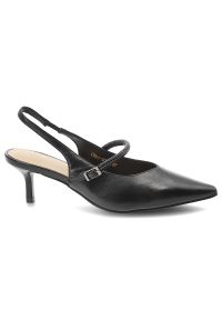 Czółenka damskie S.Barski, cholewka ze skóry naturalnej licowej pasek wokół pięty z regulacją na klamrę zabudowany szpiczasty przód, czarne, CR61-304. Nosek buta: szpiczasty. Zapięcie: klamry. Kolor: czarny. Materiał: skóra. Szerokość cholewki: normalna #2