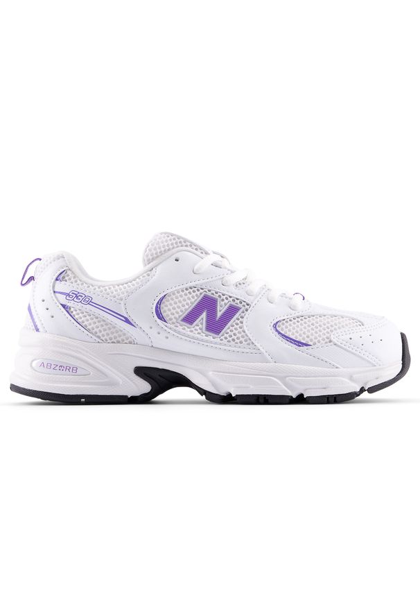 Buty dziecięce New Balance GR530CI – białe. Okazja: na uczelnię, na co dzień. Kolor: biały. Materiał: guma, materiał, syntetyk. Szerokość cholewki: normalna