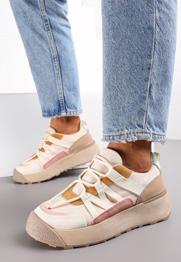 Born2be - Beżowe Sneakersy na Płaskiej Grubej Podeszwie z Imitacji Zamszu Ozdobione Wstawkami z Ekoskóry Mariatta. Wysokość cholewki: przed kostkę. Nosek buta: okrągły. Zapięcie: sznurówki. Kolor: beżowy. Materiał: zamsz. Szerokość cholewki: normalna. Wzór: aplikacja