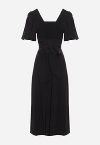 Born2be - Czarna Rozkloszowana Sukienka z Wiskozy z Wycięciem i Wiązaniem na Plecach Dimicia. Typ kołnierza: dekolt kwadratowy. Kolor: czarny. Materiał: wiskoza. Długość rękawa: krótki rękaw. Typ sukienki: rozkloszowane. Styl: elegancki #7