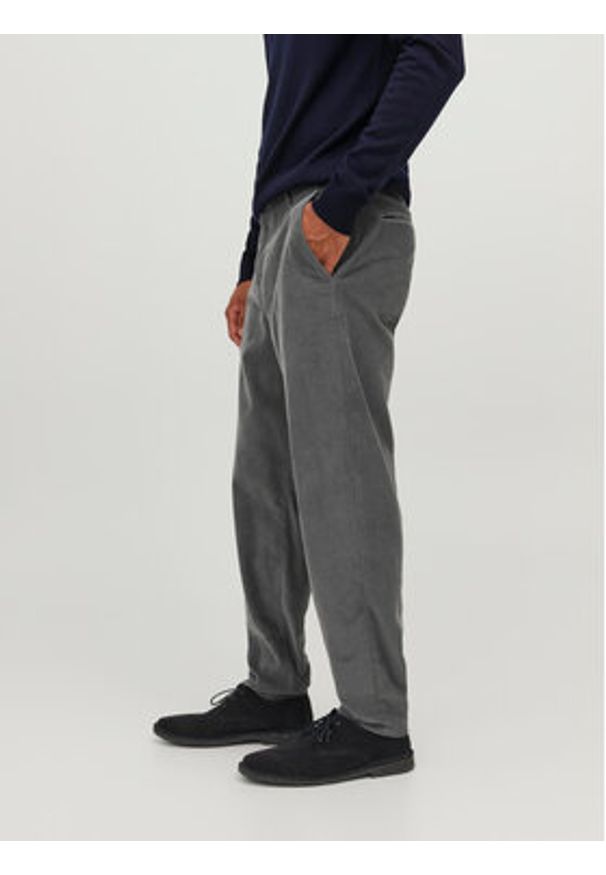 Jack & Jones - Jack&Jones Spodnie materiałowe 12237547 Szary Tapered Fit. Kolor: szary. Materiał: sztruks