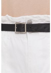 Answear Lab Szorty jeansowe damskie kolor biały gładkie high waist. Okazja: na co dzień. Stan: podwyższony. Kolor: biały. Materiał: jeans. Wzór: gładki. Styl: wakacyjny #2