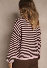 Renee - Różowy Oversizowy Sweter w Paski z Domieszką Wełny i Wiskozy Tidania. Okazja: na co dzień. Kolor: różowy. Materiał: wiskoza, wełna. Wzór: paski. Styl: elegancki, casual, klasyczny #4