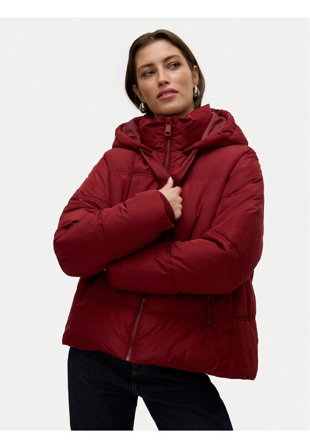 Vero Moda Kurtka zimowa Sophie 10311196 Czerwony Regular Fit. Kolor: czerwony. Materiał: syntetyk. Sezon: zima