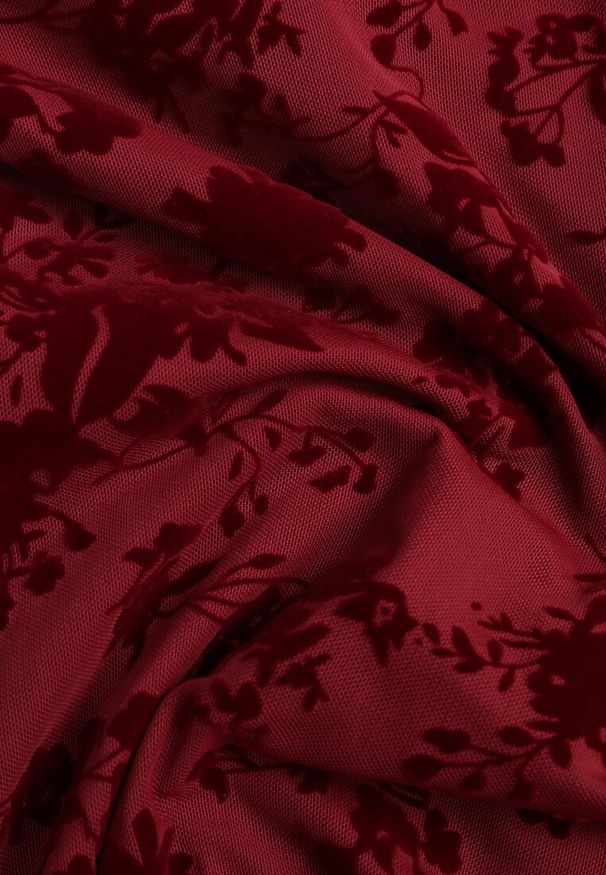 Renee - Czerwona Sukienka VICES Bodycon z Siateczki Ozdobionej Wzorem w Kwiaty Rivita. Okazja: na studniówkę, na imprezę. Typ kołnierza: dekolt kwadratowy. Kolor: czerwony. Wzór: aplikacja, kwiaty. Typ sukienki: bodycon. Styl: elegancki