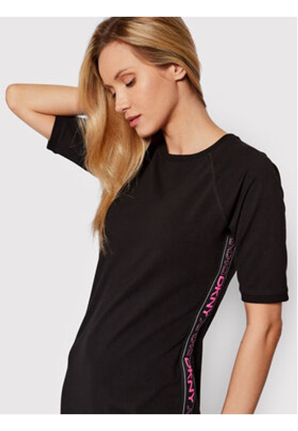 DKNY Sport Sukienka codzienna DP1D4481 Czarny Regular Fit. Okazja: na co dzień. Kolor: czarny. Materiał: bawełna. Typ sukienki: proste, sportowe. Styl: sportowy, casual
