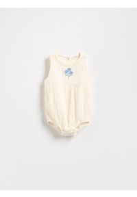 Reserved - Muślinowe body z haftem - złamana biel. Materiał: bawełna, dzianina. Wzór: haft