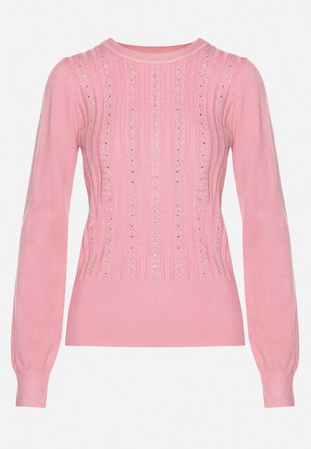 Born2be - Różowy Sweter z Wiskozą Ozdobnym Splotem i Cyrkoniami Beriel. Okazja: na co dzień. Kolor: różowy. Materiał: wiskoza. Długość rękawa: długi rękaw. Długość: długie. Wzór: ze splotem. Styl: elegancki, casual