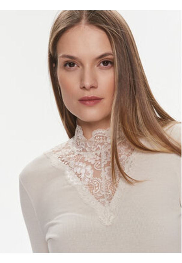only - ONLY Bluzka Luxi 15310698 Beżowy Regular Fit. Kolor: beżowy. Materiał: wiskoza, syntetyk