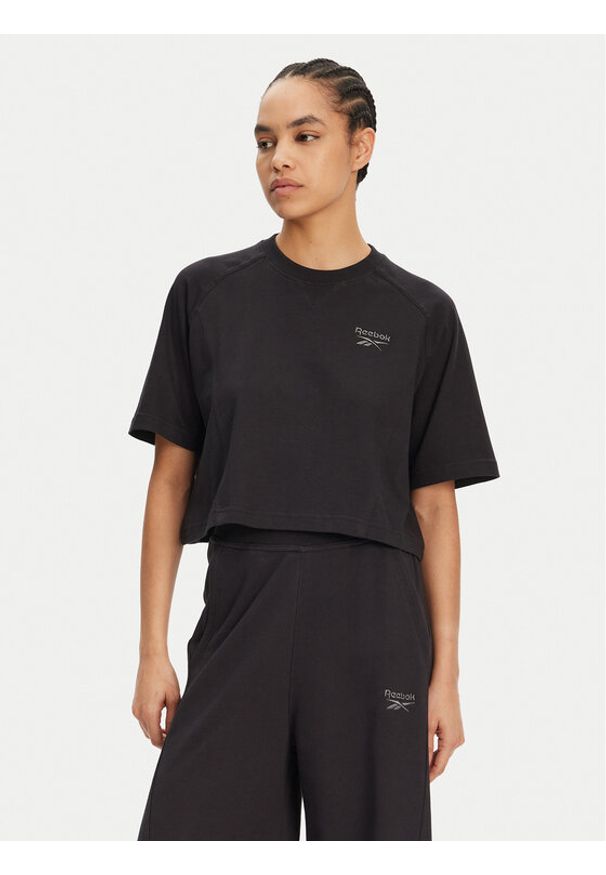 Reebok T-Shirt 100214092 139-18-00 Czarny Regular Fit. Kolor: czarny. Materiał: bawełna