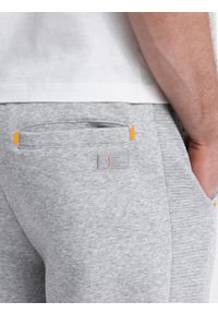 Ombre Clothing - Spodnie męskie dresowe z kontrastowymi przeszyciami - szary melanż V3 OM-PASK-0145 - XXL. Kolor: szary. Materiał: dresówka. Wzór: melanż