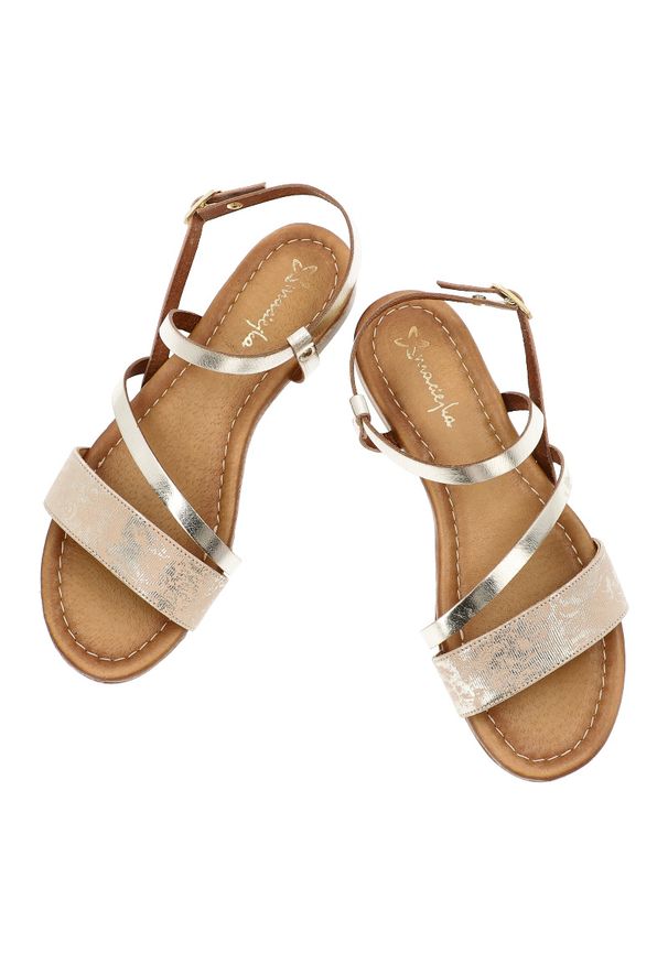 Złote Sandały Maciejka Eleganckie Obuwie Damskie. Okazja: na co dzień. Zapięcie: pasek. Kolor: złoty. Wzór: paski. Sezon: lato. Styl: elegancki