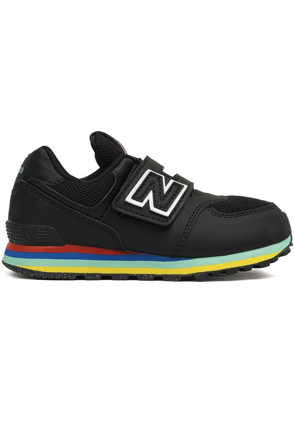 Buty dziecięce New Balance PV574KIF – czarne. Okazja: na uczelnię, na co dzień. Zapięcie: rzepy. Kolor: czarny. Materiał: guma, syntetyk, materiał. Szerokość cholewki: normalna. Model: New Balance 574. Sport: turystyka piesza