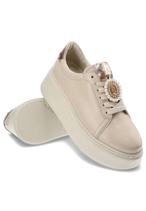 CheBello - Beżowe Modne Sneakersy Chebello Z Ozdobami. Okazja: na co dzień. Kolor: beżowy. Materiał: jeans, materiał. Wzór: aplikacja. Obcas: na platformie