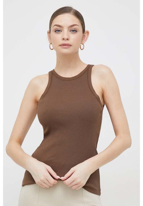 Polo Ralph Lauren top bawełniany kolor brązowy. Typ kołnierza: polo. Kolor: brązowy. Materiał: bawełna