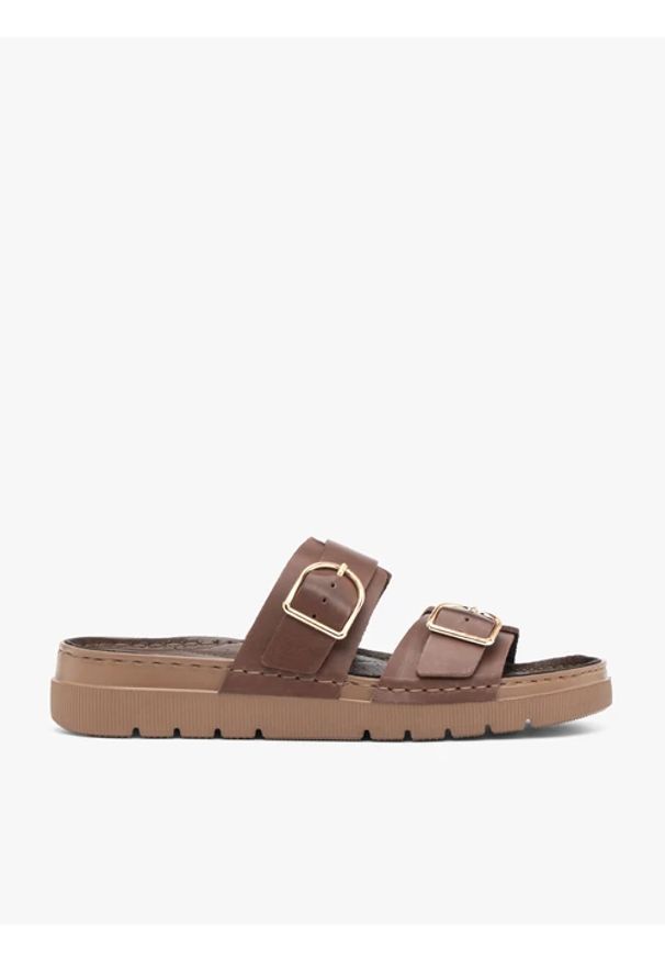 Ryłko - Brązowe klapki z dwoma paskami. Nosek buta: okrągły. Kolor: brązowy. Materiał: skóra. Wzór: paski. Styl: street, klasyczny