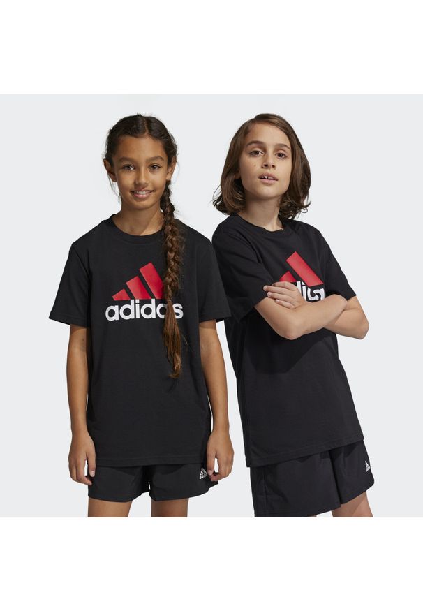 Adidas - Essentials Two-Color Big Logo Cotton Tee. Kolor: wielokolorowy, biały, czerwony, czarny. Sport: piłka nożna