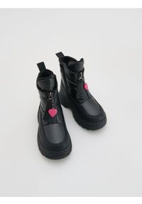Reserved - Ocieplane śniegowce - czarny. Kolor: czarny. Materiał: materiał #1