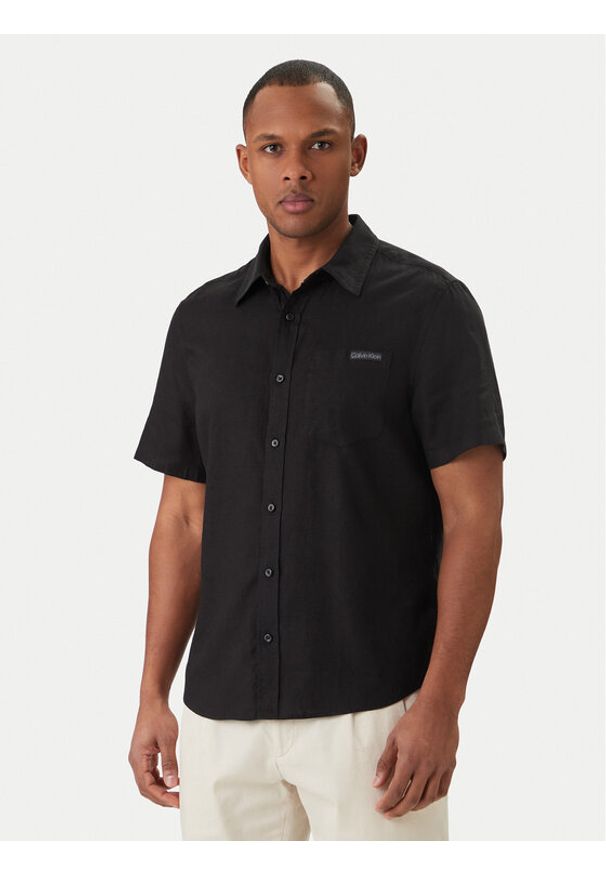 Calvin Klein Jeans Koszula LV04RF120G Czarny Regular Fit. Kolor: czarny. Materiał: wiskoza