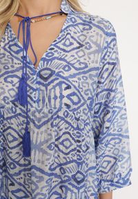 Born2be - Niebieska Rozkloszowana Sukienka w Stylu Boho Wiązana przy Dekolcie z Falbankami Dimasia. Okazja: na spacer. Typ kołnierza: kołnierz z falbankami. Kolor: niebieski. Materiał: materiał. Styl: boho #4