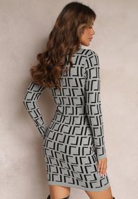 Renee - Szara Mini Sweterkowa Sukienka o Dopasowanym Fasonie z Geometrycznym Wzorem Minametta. Kolor: szary. Materiał: bawełna. Wzór: geometria. Sezon: zima, jesień. Długość: mini #5