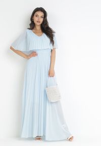 Born2be - Jasnoniebieska Sukienka Plisowana z Szeroką Falbaną Przy Dekolcie Dinara. Kolor: niebieski. Styl: wizytowy. Długość: maxi #2