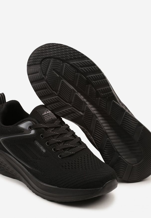 Born2be - Czarne Buty Sportowe z Materiałową Cholewką przed Kostkę Odavene. Wysokość cholewki: przed kostkę. Kolor: czarny. Materiał: materiał. Szerokość cholewki: normalna