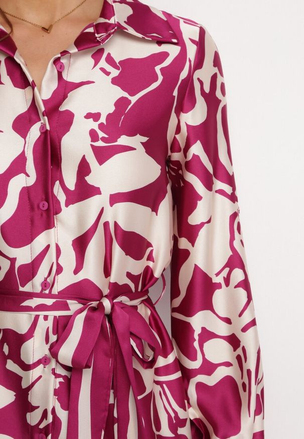 Born2be - Fioletowa Koszulowa Sukienka w Kwiaty z Wiązanym Paskiem Dheendsa. Kolor: fioletowy. Materiał: materiał, tkanina, satyna. Długość rękawa: długi rękaw. Wzór: kwiaty. Typ sukienki: koszulowe. Długość: maxi