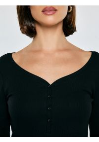 Big-Star - Bluzka damska z prążkowanej dzianiny czarna Nathalie 906. Kolor: czarny. Materiał: prążkowany, dzianina. Długość rękawa: długi rękaw. Długość: długie. Wzór: aplikacja. Styl: elegancki #2