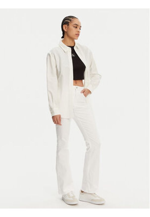 Calvin Klein Jeans Jeansy J20J225511 Biały Bootcut Fit. Kolor: biały