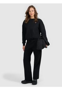 4f - 4F Bluza dresowa nierozpinana bez kaptura damska - czarna S. Okazja: na co dzień, do domu. Typ kołnierza: bez kaptura. Kolor: czarny. Materiał: dresówka. Styl: casual, klasyczny #2