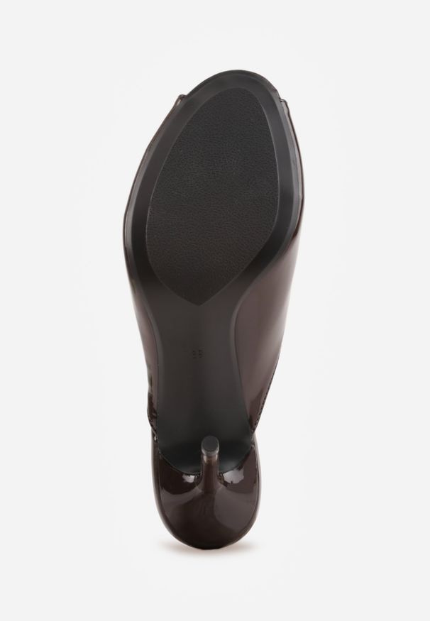 Renee - Brązowe Klapki Peep Toe na Szpilce z Lakierowanym Połyskiem Sharvyra. Nosek buta: otwarty. Kolor: brązowy. Materiał: lakier. Obcas: na szpilce. Wysokość obcasa: średni