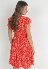 Born2be - Czerwona Sukienka Mini z Wiskozy z Falbanką Przy Ramionach i na Dole Jaysing. Kolor: czerwony. Materiał: wiskoza. Długość: mini #3