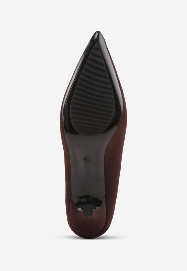 Born2be - Ciemnobrązowe Klasyczne Szpilki z Gładkiej Tkaniny Orianna. Okazja: do pracy, na co dzień, na spotkanie biznesowe. Kolor: brązowy. Materiał: tkanina. Wzór: gładki. Obcas: na szpilce. Styl: klasyczny